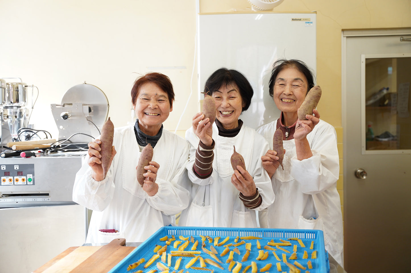 ばあちゃん手作りの「蜜な干し芋」県知事賞受賞商品。※全国送料込み 140g × 3パック。品種:紅はるか、福岡県うきは市産
